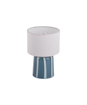 
Table Lamp Verano LED – draadloos genieten van sfeerverlichtingDe Verano LED tafellamp van Leitmotiv is de perfecte lamp voor buiten. Dankzij de batterijfunctie kun je hem gemakkelijk meenemen naar een picnic of gebruiken in de tuin op een mooie dag. Hoewel de lamp niet waterdicht is, zorgt het draadloze ontwerp ervoor dat je hem overal kunt plaatsen voor een gezellige sfeer. Ideaal voor buitenavonden en ontspanning in de frisse lucht. - Afmeting: 13,5x13,5x20 - Kleur: Blauw - Materiaal: Glas