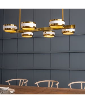 
Productkenmerken:Materialen: MetaalKleur: Wit en goudMetalen hanglamp geïnspireerd op microfoons uit de jaren '20, met een messing afwerking en witte verf, geeft een zeer aangenaam diffuus licht, verkrijgbaar als wandlamp en tafellamp. Kroonluchter met 6 lampen, witte metalen structuur en messing afwerking.Stijl: HedendaagsProductafmetingen:Breedte 112 cm x Hoogte 96 cm x Diepte 116 cm - Netto gewicht: 13,5 kgVerpakking afmetingen:Aantal pakketten: 1Lengte 123 cm x Hoogte 20 cm x Diepte 17,8 cm - Bruto gewicht: 17,8 kg Merk: Signature Kleur: Gold