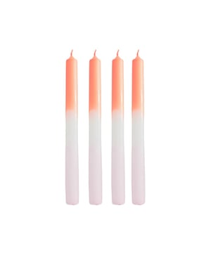 
BURN BABY BURN! Candles are the ultimate mood makers and are the most important ingredient for romance. And we could all use a little more of that, couldn't we?Important features:- Set of 4 candles in the same color- Burn time:- Size: 2,1x25 cmStyling tip: Choose a color combination that immediately makes you happy.​ Merk: Candles- Dip Dye Tapers - Neon Orange/White/Light Pink - S4 - 2,1x25 cm