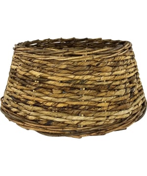 
Originele Rieten Kerstboomvoet - Een Duurzame en Stijlvolle Keuze voor een Warme Kerst De feestdagen staan voor de deur, en wat is er nu beter dan een prachtig versierde kerstboom in het hart van je huis? Maak je kerstviering compleet met de WDMT™ Rieten Kerstboomvoet, een duurzame en stijlvolle toevoeging aan je kerstdecoratie. Deze kerstboomvoet is niet zomaar een standaard voet; het is een statement van duurzaamheid en elegantie. Gemaakt van 100% natuurlijk Rotan en riet, biedt deze voet niet alleen een stevige basis voor je kerstboom, maar is hij ook vriendelijk voor het milieu. Het hoogwaardige materiaal zorgt ervoor dat je de voet jaar na jaar opnieuw kunt gebruiken, waardoor het een investering is die niet alleen goed is voor de feestdagen, maar ook voor de toekomst. Met afmetingen van ø 60 x 26 cm past deze voet perfect bij de meeste standaard kerstbomen. De originele bruine kleur van het riet geeft een rustieke en sfeervolle uitstraling aan je kerstversiering. Plaats je kerstboom trots in deze prachtige rieten voet en creëer een warme en gezellige sfeer in huis tijdens de kerstperiode. De voordelen van de WDMT™ Rieten Kerstboomvoet spreken voor zich. Het is herbruikbaar, waardoor het niet alleen duurzaam is, maar ook een verstandige investering op de lange termijn. De voet biedt een stevige houder voor je kerstboom en is eenvoudig in gebruik, waardoor je meer tijd kunt besteden aan het versieren van je boom en minder tijd aan gedoe met de voet. Bij WDMT™ streven we naar innovatie en duurzaamheid. Ons merk, dat zijn oorsprong vindt in het hart van de kleurrijke Duin en Bollenstreek, heeft als missie om duurzame producten modieus en aantrekkelijk te maken voor iedereen. Met de WDMT™ Rieten Kerstboomvoet brengen we deze missie tot leven tijdens de feestdagen.  Voordelen Duurzaamheid: De WDMT™ Rieten Kerstboomvoet onderscheidt zich door zijn duurzame karakter. Gemaakt van 100% natuurlijk Rotan riet, biedt het een milieuvriendelijke optie voor het plaatsen van je kerstboom. Het gebruik van hoogwaardig materiaal maakt het herbruikbaar, waardoor het een duurzame investering is voor meerdere kerstseizoenen. Stijlvol Design: Met de natuurlijke bruine kleur van het riet geeft deze kerstboomvoet een rustieke en sfeervolle uitstraling aan je kerstdecoratie. Het design is niet alleen functioneel maar voegt ook een stijlvolle touch toe aan de feestelijke sfeer in huis. Passend Formaat: Met afmetingen van ø 60 x 26 cm is deze voet geschikt voor de meeste standaard kerstbomen. Het biedt een stevige basis voor je boom, waardoor je je geen zorgen hoeft te maken over stabiliteit en veiligheid. Eenvoudig in Gebruik: De WDMT™ Rieten Kerstboomvoet is ontworpen met gebruiksgemak in gedachten. Het is eenvoudig te installeren, waardoor je meer tijd kunt besteden aan het versieren van je kerstboom en minder tijd hoeft te besteden aan het gedoe met de voet. Niet Goed, Geld Terug Garantie: Het product wordt geleverd met de geruststelling van een "Niet Goed, Geld Terug Garantie." Dit benadrukt het vertrouwen van het merk in de kwaliteit van het product en biedt de klant gemoedsrust bij hun aankoop. Het getuigt van de toewijding van WDMT™ om klanttevredenheid op de eerste plaats te zetten. En vergeet niet om uit te kijken naar de Dutch Design Flower - het symbool voor hoogwaardig design uit de Duin- & Bollenstreek. Als u dit symbool aantreft, weet u dat u een prachtig stukje design voor u heeft, waarvan de kwaliteit en service boven het gemiddelde liggen. Kies voor de WDMT™ Rieten Kerstboomvoet en maak van jouw kerst een viering van stijl, duurzaamheid en warmte. Bestel hem nu en geef je kerstboom de voet die hij verdient! Materiaal: Rattan