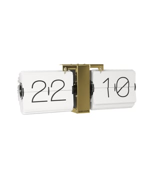 
De bekende besteller Flip No Case klok van Karlsson is terug! De klok in zwart met een basis in chroom heeft een retro design dat tegelijkertijd erg modern is. De klok, ontworpen door BOX32 Design, bestaat uit kaartjes die doordraaien en op die manier de tijd laten zien. Vandaar de naam Flip. De klok heeft geen behuizing rondom, vandaar ‘No Case’ in de naam. Van werkruimte tot slaapkamer en van de keuken tot de gang; klok Flip No Case van Karlsson kan in elke kamer een plekje vinden als wandklok óf als tafelkok! Karlsson klokken en wekkers zijn wereldwijd favoriet. - Afmeting: 8,5x36x14cm - Kleur: Wit - Materiaal: Metaal