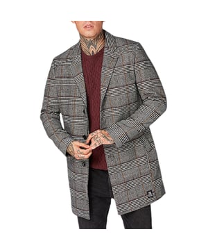 TOM TAILOR Mens Trench Over Coat
	Classic Lapels
	Long Length
	Wool Blend
	Button Fastening
	V Neckline
	Long Sleeves with Button placket
	2 Side Pockets and 1 Inner Pocket
	Dry Clean Only
	Formal Office, Business, Casual use
	Made In China
	Slim Fit
	All Season
	3 Pockets


Material:

Charcoal Grey: 61% Polyester, 17% Viscose, 11% Wool, 4% Polyamide, 4% Acrylic, 3% Cotton

Camo: 79% Polyester, 15% Wool, 2% Viscose, 2% Acrylic, 2% Polyamide

Yellow Line: 78% Polyester, 11% Wool, 4% Acrylic, 3% Polyamide, 3% Viscose 1% Cotton

Camel: 61% Polyester, 17% Viscose, 11% Wool, 4% Polyamide, 4% Acrylic, 3% Cotton

Black and Grey: 75% Polyester, 15% Wool, 6% Acrylic, 2% Polyamide, 2% Cotton