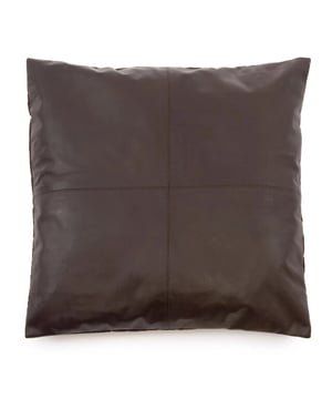 
Our chocolate coloured leather square Four Panel cushion adds a stylish element of texture to your soft furnishings. An indispensable piece to add a chic vibe to your living room, bedroom or even in the garden or covered terrace. Endless possibilities to match with your personal interior style. The front of the cushion cover is made of soft calf leather while the back side is made of soft fabric. Inner Cushion not included ! KleurChocolade Breedte (cm)60Lengte (cm)60Inclusief binnenkussen?NeeMaterialenLeer, Suède Materiaal: