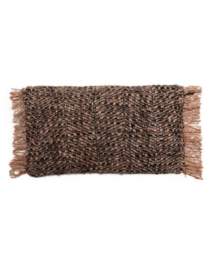 
This cotton cushion adds a beautiful element of texture to your soft furnishings. An indispensable piece to add a boho vibe to your living room, bedroom or even in the garden or covered terrace. Endless possibilities to create your personal style. Inner Cushion not included! This unique textile product has been produced and dyed by hand, giving each individual item a personality of its own where minor color variations should not be considered a defect but a distinct character of the product. KleurZwart KoperBreedte (cm)50Lengte (cm)30Inclusief binnenkussen?NeeMaterialenZacht Katoen Materiaal: