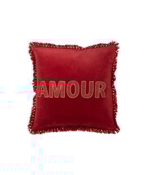 
Cushion Amour Textile Red/Gold Width45Height3.75Length45Weight0.69 kgCollectionWinter 2023Colour RedMaterial compositionPolyester(100%) Materiaal: