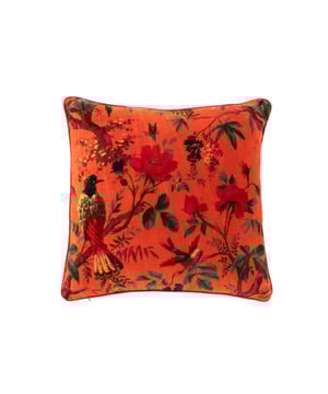 
Cushion Birds/Flowers Cotton Velvet Orange Width45Height15Length45Weight0.0004 kgCollectionZomer 2025Colour Orange/rust Materiaal:
