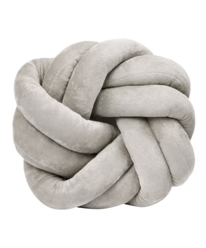 
Het QUVIO knoop kussen zorgt voor een speelse twist in het interieur Een kussen hoeft vandaag de dag niet alleen maar functioneel te zijn. Naast dat kussens voor op de bank het comfort moeten vergroten, zijn ze zonder twijfel ook echte sfeermakers in het interieur. Het QUVIO knoop kussen zorgt voor een speelse twist in het interieur en de grijze kleur brengt de nodige rust met zich mee.  Belangrijkste kenmerken Merk: QUVIO Afmeting: 30 x 30 x 11 cm (Ixbxh) Materiaal: Fluweel Kleur: Grijs Gewicht: 270 gram  Trek de populaire ‘’velvet’’ trend perfect door in het interieur Dit QUVIO knoop kussen is uitgevoerd in het fluweel. En laat dit nu een van de meest gewilde trends van het moment zijn. Vind je bijvoorbeeld een velvet bank of een velvet stoel net even wat te gewaagd, dan maak je met dit kussen toch nog een goed statement in je interieur. Trek de populaire ‘’velvet’’ trend perfect door in het interieur en voeg dit kussen toe aan je huidige collectie op de bank.  Een van de meest geliefde kussens voor in de woonkamer op dit moment Op het gebied van sierkussens zijn er ieder jaar wel weer bepaalde trends te herkennen. Een knoop kussen is daar op het moment één van. Het model heeft een fijne afmeting van 30 x 30 x 11 centimeter en is hierdoor uitstekend te combineren met andere sierkussens in universele maten. Ligt dit kussen binnenkort ook bij jou op de bank?Materiaal: FluweelKleur: GrijsAfmetingen: Hoogte: 11CM x breedte: 30CM x Lengte: 30CM