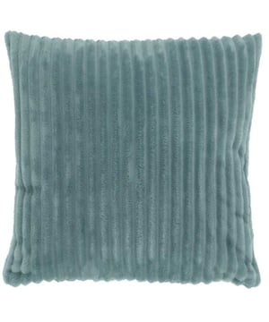 Ben jij op zoek naar een nieuwe look voor jouw woon- of slaapkamer? Dan is deze hoes iets voor jou! De Unique Living sierkussen hoezen zijn geïnspireerd op de nieuwste trends en geven extra sfeer en kleur aan iedere kamer.De hoes is gemaakt van hoogwaardig katoen en uitgevoerd in een prachtige kleur. De hoes is voorzien van een handige blinde ritssluiting waardoor de hoes op zijn tijd kan worden gewassen.De belangrijkste informatie op een rijtje:- Kwalitatief materiaal- Afsluitbaar met een rits, dit maakt wassenmogelijk- Gemakkelijk vervangbaarWassen?Wilt u de hoezen wassen? Dat kan! Wij adviseren de hoezen binnenstebuiten in een handwas te wassen. Zo houdt de sloop goed zijn kleur en structuur en kan hij jaren mee! Bent u meer van het gemak? Dan kunt u ze ook wassen in de wasmachine. Wij adviseren dan een rustig programma op maximaal 30 graden.Over Unique LivingUnique Living heeft een uitgebreid assortiment aan sierkussens en kussenhoezen. De designs zijn stijlvol en tijdloos. De collectie varieert van rustige prints met sierlijke teksten tot zachte kussenhoezen met structuur. Je kunt de kussens gebruiken als trendy detail voor op de bank in de woonkamer of op bed in de slaapkamer. Het zijn echte blikvangers. - Afmeting: 45x45 - Kleur: Blauw - Materiaal: Polyester