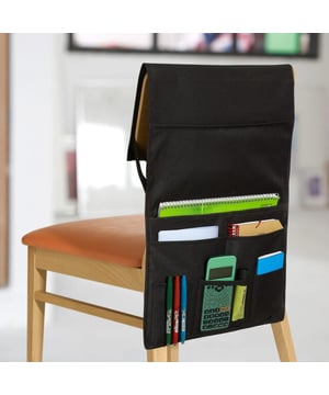 
6 zakken stoel rugleuning opslag. Praktisch, Deze 6-vaks stoel rugleuning opslag zal u toelaten om documenten, notitieblokken, tijdschriften, pennen, mobiele telefoons op te slaan... Deze organizer voor de rugleuning van een stoel heeft een speciaal vak onderaan om de kabel van de gsm door te laten + een vak van netstof. Past op de meeste rugleuningen van stoelen. Afmetingen: lengte: 40 cm hoogte: 53 cm Materiaal: polyesterweefsel - net: polyamide Merk: CaliCosy Kleur: Black