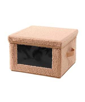 
Productkenmerken: Opvouwbare opbergdoos van bouclé-stof, volledig gevoerd met vliesstof.Los deksel.1 transparant venster, 1 handvat.Productafmetingen: Lengte 40 cm x Breedte 28 cm x Hoogte 30 cm - Nettogewicht: 0,64 kg.Pakketafmetingen: Pakket nr.1: Breedte 32 cm x Hoogte 33 cm x Diepte 32 cm - Bruto gewicht: 0,68 kg. Merk: CaliCosy Kleur: Beige
