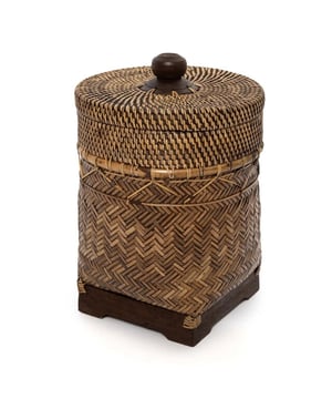 
This cute basket woven by hand from various tones of rattan has it all: a rustic charm, an intricate handmade and oriental look and total functionality. Use it to store small goods or as a small bathroom bin and watch this beautiful piece of art enrich your space. Love this look? We have a complete range of colonial style baskets available. Fall / Fall Decor / Boho / Boho Decor / Bohemian / Bohemian decor / Coastal Living / Eco-friendly / Wabi Sabi KleurNaturel BruinHoogte (cm)36Breedte (cm)27Lengte (cm)27MaterialenRotan Materiaal: