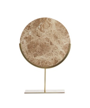 
Shop dit prachtige artikel van Light & LivingLight & Living - Ornament op voet 35x10x51,5 cm MORENO marmer bruin is gemaakt en ontwerpen door het Nederlandse merk Light & Living.De belangrijkste kenmerken van het artikel zijn als volgt:Kleur: BruinProduct Lengte: 35Product Breedte: 10Producht Hoogte: 51.5Gewicht: 5.1Light & Living werd meer dan vijftig jaar geleden opgericht. We begonnen met het maken van lampenkappen in een kleine fabriekshal. Al snel kwamen daar lampen bij, zodat we een totaal verlichtingsconcept konden aanbieden. Na vele jaren actief te zijn geweest op de verlichtingsmarkt, zijn we gaan uitbreiden met betaalbare woonaccessoires en (klein)meubelen.Wij weten als geen ander dat thuis de plek is waar mensen zich vaak het prettigst voelen. Een eigen plek, ingericht met comfortabele meubels en sfeervolle verlichting. We denken graag met je mee. Daarom reizen we de hele wereld over op zoek naar de mooiste verlichting en woondecoratie. We zijn altijd op zoek naar dat ene speciale item waar ons hart sneller van gaat kloppen. Deze momenten leggen we vast en vertalen we naar onze producten.Twee keer per jaar presenteren we een nieuwe seizoenscollectie. Zo weten we je elke keer weer te inspireren! - Afmeting: 35x10x51.5 - Kleur: Bruin - Materiaal: Metaal