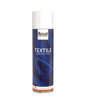 
De Textile Protector Spray is een textielbeschermer die alle soorten textiel optimaal beschermt tegen ongelukken op basis van water, olie of vet. Maakt stoffen onzichtbaar vlekwerend en waterafstotend. Alleen verwerken in zeer goed geventileerde ruimten, bij voorkeur in de buitenlucht. Na aanbrengen minimaal 3 uur blijven ventileren. Indien het een gebruikt meubel is het meubel eerst reinigen met Cleantex. Foutief gebruik kan ademhalingsklachten of misselijkheid veroorzaken. Houd de spuitbus rechtop en spuit op ca. 20 - 30 cm afstand in gelijkmatige banen. Droogtijd: ± 12 uur. Behandeling jaarlijks herhalen of na iedere reiniging. Buiten bereik van kinderen bewaren. Goed voor 2-3 zitplaatsen. Voor gebruik op een onopvallende plaats testen op kleurechtheid en bestendigheid. Pas na drogen vergelijken. Merk: Oranje Furniture Care EAN: 8716834005495