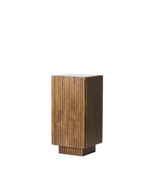 
Shop dit prachtige artikel van Light & LivingZuil 30x30x60 cm GATURA hout donker bruin+glas bruin is gemaakt en ontwerpen door het Nederlandse merk Light & Living.De belangrijkste kenmerken van het artikel zijn als volgt:Kleur: BruinProduct Lengte: 30Product Breedte: 30Producht Hoogte: 60Gewicht: 5Light & Living werd meer dan vijftig jaar geleden opgericht. We begonnen met het maken van lampenkappen in een kleine fabriekshal. Al snel kwamen daar lampen bij, zodat we een totaal verlichtingsconcept konden aanbieden. Na vele jaren actief te zijn geweest op de verlichtingsmarkt, zijn we gaan uitbreiden met betaalbare woonaccessoires en (klein)meubelen.Wij weten als geen ander dat thuis de plek is waar mensen zich vaak het prettigst voelen. Een eigen plek, ingericht met comfortabele meubels en sfeervolle verlichting. We denken graag met je mee. Daarom reizen we de hele wereld over op zoek naar de mooiste verlichting en woondecoratie. We zijn altijd op zoek naar dat ene speciale item waar ons hart sneller van gaat kloppen. Deze momenten leggen we vast en vertalen we naar onze producten.Twee keer per jaar presenteren we een nieuwe seizoenscollectie. Zo weten we je elke keer weer te inspireren! - Afmeting: Ø30x60 - Kleur: Bruin - Materiaal: Hout