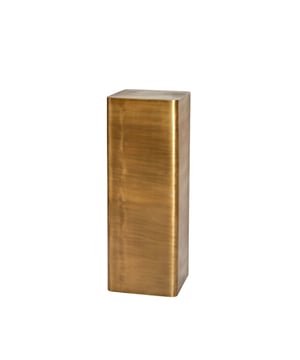 
Shop dit prachtige artikel van Light & LivingLight & Living - Zuil 35,5x35,5x100 cm ALURIO antiek brons is gemaakt en ontwerpen door het Nederlandse merk Light & Living.De belangrijkste kenmerken van het artikel zijn als volgt:Kleur: BronsProduct Lengte: 35.5Product Breedte: 35.5Producht Hoogte: 100Gewicht: 18.8Light & Living werd meer dan vijftig jaar geleden opgericht. We begonnen met het maken van lampenkappen in een kleine fabriekshal. Al snel kwamen daar lampen bij, zodat we een totaal verlichtingsconcept konden aanbieden. Na vele jaren actief te zijn geweest op de verlichtingsmarkt, zijn we gaan uitbreiden met betaalbare woonaccessoires en (klein)meubelen.Wij weten als geen ander dat thuis de plek is waar mensen zich vaak het prettigst voelen. Een eigen plek, ingericht met comfortabele meubels en sfeervolle verlichting. We denken graag met je mee. Daarom reizen we de hele wereld over op zoek naar de mooiste verlichting en woondecoratie. We zijn altijd op zoek naar dat ene speciale item waar ons hart sneller van gaat kloppen. Deze momenten leggen we vast en vertalen we naar onze producten.Twee keer per jaar presenteren we een nieuwe seizoenscollectie. Zo weten we je elke keer weer te inspireren! - Afmeting: 35.5x35.5x100 - Kleur: Brons - Materiaal: Metaal