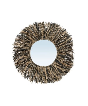 
Deze spiegel met raffia franjes in twee tinten is zowel stoer als stijlvol - een perfecte kusttoets in elke kamer. Verkrijgbaar in drie maten - waarom niet twee of drie maten combineren om een prachtige wand te creëren? KleurNatural ZwartHoogte (cm)45Lengte (cm)45MaterialenRaffiaDiameter spiegelglas (cm)18 Materiaal: