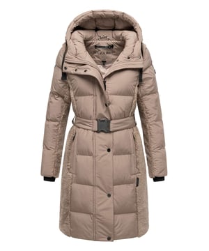Der Damen-Steppmantel Funkelteddy von Navahoo vereint urbanen Look mit zuverlässigem Kälteschutz. Der figurbetonte, verlängerte Schnitt mit integriertem Taillengürtel sorgt für eine elegante Silhouette. Ein Materialmix aus weichem Teddyfleece an Kapuze, Schultern, Rücken und Ärmeln sowie glattem, wattiertem Gewebe an der Front bietet Wärme und moderne Optik. Zwei-Wege-Reißverschluss, verdeckte Druckknopfleiste, warme Außentaschen mit Fleecefutter und ein hochschließender Kragen runden das Design ab. Mit Bewegungsschlitz im Saum und liebevollen Logo-Details. In 8 Farben, Größen XS–XXL erhältlich.