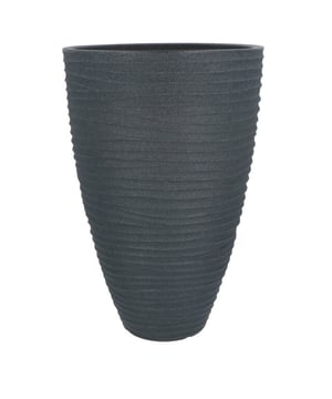 
Stijlvolle gestreepte bloempot, plantenbak met een afmeting van ca. 40 cm met een geribbelde structuur aan de buitenkant. Perfect voor een balkon of terras. Een ronde vorm in een modieuze antracietkleur zal niet alleen zijn basisfunctie vervullen, maar zal ook een smaakvolle decoratie zijn van een tuin of terras. De pot is bestand tegen vorst en UV-straling.Er is geen afwateringsgat voorgeboord, maar dit is eenvoudig te maken als je de bak buiten gebruikt.Voordeel Polyetheyleen plantenbakHet grote voordeel van werken met polyethyleen bloembakken in de tuin is dat je de inrichting ervan gemakkelijk kunt wijzigen. Je kunt deze bakken immers eenvoudig verplaatsen als je bij het wisselen van het seizoen eens wat anders wilt.  Bovendien is het een duurzaam materiaal dat vorst-, regen- en kleurbestendig is. Zet meerdere bakken naast elkaar en je krijgt een mooi strakke afscheiding in je tuin. De potten zijn geschikt voor buitengebruik. De bak is onderhoudsvriendelijk, je hebt er weinig omkijken naar.Eigenschappen:Afmetingen: 40 cmGewicht: 2.5 kg Geschikt voor binnen en buiten gebruikKleur: antracietUV- en vorstbestendigOok verkrijgbaar in 50 cm model  - Afmeting: - Kleur: Antraciet - Materiaal: Polyethyleen