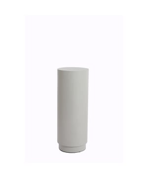 
Shop dit prachtige artikel van Light & LivingLight & Living - Zuil Ø30x80 cm ALARIOS crème is gemaakt en ontwerpen door het Nederlandse merk Light & Living.De belangrijkste kenmerken van het artikel zijn als volgt:Kleur: WitProduct Lengte: 30Product Breedte: 30Producht Hoogte: 80Gewicht: 9.8Light & Living werd meer dan vijftig jaar geleden opgericht. We begonnen met het maken van lampenkappen in een kleine fabriekshal. Al snel kwamen daar lampen bij, zodat we een totaal verlichtingsconcept konden aanbieden. Na vele jaren actief te zijn geweest op de verlichtingsmarkt, zijn we gaan uitbreiden met betaalbare woonaccessoires en (klein)meubelen.Wij weten als geen ander dat thuis de plek is waar mensen zich vaak het prettigst voelen. Een eigen plek, ingericht met comfortabele meubels en sfeervolle verlichting. We denken graag met je mee. Daarom reizen we de hele wereld over op zoek naar de mooiste verlichting en woondecoratie. We zijn altijd op zoek naar dat ene speciale item waar ons hart sneller van gaat kloppen. Deze momenten leggen we vast en vertalen we naar onze producten.Twee keer per jaar presenteren we een nieuwe seizoenscollectie. Zo weten we je elke keer weer te inspireren! - Afmeting: 30x30x80 - Kleur: Wit - Materiaal: Metaal