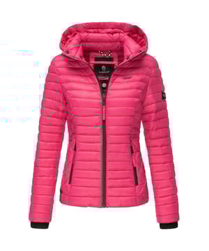 Die Marikoo Steppjacke Samtpfote überzeugt mit hochwertiger Verarbeitung, modischem Design und hohem Tragekomfort. Das weiche Obermaterial sowie die Kombination aus vertikaler und rautenförmiger Steppung verleihen ihr einen eleganten Look. Praktische Details wie eine abnehmbare Kapuze, zwei Reißverschlusstaschen und ein Logo-Patch am Oberarm runden das Modell ab. Mit leicht tailliertem Schnitt, warmen Rippbündchen und perfekter Passform bietet die Jacke sowohl Funktionalität als auch eine feminine Silhouette. Ideal für Alltag und Freizeit.
Material: Oberstoff/Futter/Wattierung 100% Polyester.