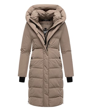 Die Damenjacke Laubzauber von Navahoo kombiniert Eleganz, Wärme und Funktionalität – perfekt für kalte Wintertage, Outdoor-Aktivitäten und den Alltag. Das matte Obermaterial sorgt für einen zeitlosen Look, während das herausnehmbare Innenfutter mit innovativer Sorona® Aura Füllung aus 37 % nachwachsenden Rohstoffen für leichte, umweltfreundliche Wärmeisolierung steht. Ein doppeltes Reißverschlusssystem mit Kinnschutz, ein praktischer Gehschlitz sowie elastische Ärmelbündchen mit Daumenloch erhöhen den Tragekomfort. Zwei gefütterte Außentaschen und zwei Innentaschen mit Reißverschluss bieten sicheren Stauraum. In 7 Farben und Größen XS–2XL erhältlich.