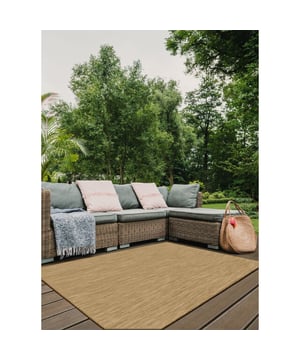 
- 140x200 CM  Brussels Buitenkleed – Effen Boho Vloerkleed voor Buiten & Binnen Breng rust en warmte in je binnen- of buitenruimte met ons Brussels Buitenkleed. Dit stijlvolle vloerkleed in effen naturel tinten past perfect bij een Bohemian of Scandinavisch interieur, maar komt net zo mooi tot zijn recht op je terras, balkon of in de tuin. Het kleed is gemaakt van sterk, weerbestendig materiaal en voelt comfortabel aan onder blote voeten. Dankzij het reversible (keerbaar) ontwerp geniet je van dubbele levensduur én een subtiele variatie in structuur.  Waarom jij dit vloerkleed wilt hebben: Effen Boho design – rustig, tijdloos en makkelijk te combineren Indoor & outdoor Merk: Muratap Materiaal: Polypropyleen Kleur: Jute Afmetingen: 140x200 CM Overig: Anti-statisch en Anti-allergisch , Kleurvast en waterafstotend, Geschikt voor vloerverwarming, Geluiddempend, Keurmerk OEKO-TEX100