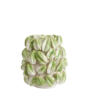 
Shop dit prachtige artikel van Light & LivingLight & Living - Vaas deco 32x31,5x36,5 cm CARAMBOLA keramiek crème+groen is gemaakt en ontwerpen door het Nederlandse merk Light & Living.De belangrijkste kenmerken van het artikel zijn als volgt:Kleur: WitProduct Lengte: 32Product Breedte: 31.5Producht Hoogte: 36.5Gewicht: 8.3Light & Living werd meer dan vijftig jaar geleden opgericht. We begonnen met het maken van lampenkappen in een kleine fabriekshal. Al snel kwamen daar lampen bij, zodat we een totaal verlichtingsconcept konden aanbieden. Na vele jaren actief te zijn geweest op de verlichtingsmarkt, zijn we gaan uitbreiden met betaalbare woonaccessoires en (klein)meubelen.Wij weten als geen ander dat thuis de plek is waar mensen zich vaak het prettigst voelen. Een eigen plek, ingericht met comfortabele meubels en sfeervolle verlichting. We denken graag met je mee. Daarom reizen we de hele wereld over op zoek naar de mooiste verlichting en woondecoratie. We zijn altijd op zoek naar dat ene speciale item waar ons hart sneller van gaat kloppen. Deze momenten leggen we vast en vertalen we naar onze producten.Twee keer per jaar presenteren we een nieuwe seizoenscollectie. Zo weten we je elke keer weer te inspireren! - Afmeting: 32x31.5x36.5 - Kleur: Wit - Materiaal: Keramiek