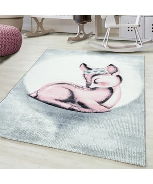 
Bambi kinderkamer vloerkleed Speciaal ontwikkeld voor kinder -en babykamers. Anti-statisch en anti-allergisch. - 80x150 CM  Bambi Kinderkamer Collectie  Speciaal ontwikkeld voor kinder -en babykamers. Anti-statisch en anti-allergisch. Het is gemaakt met de nieuwste materialen en technieken. Dit vloerkleed heeft een bijzondere kleurstelling en is super zacht aan uw voeten. Met de dubbel afgewerkte randen zal het vloerkleed niet opkomen bij het stofzuigen. De vrolijke kleuren en motieven maken het kinderkleed helemaal af. Dit kleed is zo comfortabel omdat het lekker dik is en gemaakt van 100% anti-allergisch frisee. De Bambi collectie is er in verschillende kleuren en maten. Het kleed is waterafstotend, geluiddempend en makkelijk te reinigen. Productspecificaties: Materiaal: Polypropyleen Frisee Poolhoogte : 11 mm Gewicht = 2200 Merk: Muratap Materiaal: Polypropyleen Kleur: Roze Afmetingen: 80x150 CM EAN: 6017405278235