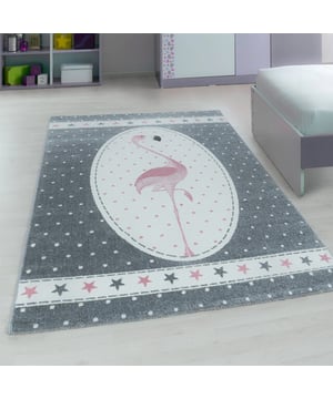 
Kindervloerkleed Kids is een echte musthave voor in de baby- of kinderkamer. - 160x230 CM Kindervloerkleed KIDS is een echte musthave voor in de baby- of kinderkamer. Het is gemaakt met de nieuwste materialen en technieken.Dit vloerkleed heeft een bijzondere kleurstelling en is super zacht aan uw voeten. Met de dubbel afgewerkte randen zal het vloerkleed niet opkomen bij het stofzuigen. De vrolijke kleuren en motieven maken het kinderkleed helemaal af. Dit kleed is zo comfortabel omdat het lekker dik is en gemaakt van 100% anti-allergisch frisee. De Kids collectie is er in verschillende kleuren en maten. Het kleed is waterafstotend, geluiddempend en makkelijk te reinigen Productspecificaties: Materiaal: PP Frisee Handcarved Poolhoogte : 11 mm Gewicht = 2500 gr/m2 Geluiddempend Geschikt voor Merk: Muratap Materiaal: Polypropyleen Afmetingen: 160x230 CM EAN: 7444708011044