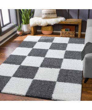 
- 60x110 CM    Ervaar het luxueuze comfort van onze Milano Collectie hoogpolige Shaggy vloerkleden. Deze vloerkleden zijn niet alleen een lust voor het oog, maar bieden ook een ongeëvenaarde zachtheid en warmte, perfect voor elke ruimte in huis, van de woonkamer tot de slaapkamer en zelfs onder de eettafel. Dankzij het gebruik van hoogwaardige synthetische vezels zijn onze vloerkleden vlekbestendig en eenvoudig te onderhouden, waardoor ze langdurig mooi blijven. Met eigenschappen zoals kleurvastheid, waterafstotendheid, antistatische werking en anti-allergene materialen, bieden onze kleden niet alleen comfort, maar ook gemoedsrust. Geniet niet alleen van het zachte en comfortabele gevoel, maar ook van de praktische voordelen zoals pluisbestendigheid en eenvoudige reiniging, waardoor uw tapijt altijd er als nieuw Merk: Muratap Materiaal: Polypropyleen Kleur: Grijs Afmetingen: 60x110 CM EAN: 8720728987644