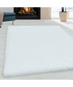 
Supersoft hoogpolig vloerkleed. Dit tapijt zorgt voor warmte en sfeer in uw kamer. - 300x400 CM  Himalaya Monaco Hoogpolige Shaggy Vloerkleden De Himalaya Monaco Collectie zorgt met zijn moderne kleuren voor een bijzonder warme sfeer in huis. Dit vloerkleed is geschikt in zowel de woonkamer als in slaapkamers. Met zijn Poolhoogte van ruim 30mm is dit vloerkleed bijzonder dik geknoopt. - Vlekbestendig en onderhoudsvriendelijk omdat het kleed is gemaakt van synthetische vezels. - Kleurvast, waterafstotend, antistatisch en anti-allergisch. - Naast een zacht en comfortabel gevoel beschikt dit materiaal over diverse goede eigenschappen waardoor het tapijt pluisvrij en gemakkelijk schoon te maken is. Productspecificaties: 100% Soft Touch Polypropyleen Poolhoogte : 30mm Gewicht = 2.100gr/m² Geluiddempend Geschikt voor vloerverwarming Anti-statisch en Merk: Muratap Materiaal: Synthetisch Kleur: Wit Afmetingen: 300x400 CM EAN: 6017402170174
