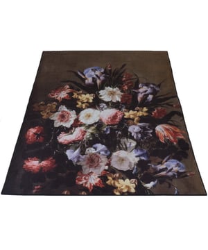 
Wil je een kleed in de hal of gang dan is een wat langer en smaller model in het formaat 80 x 150 cm een goede optie. Een loper geeft gasten direct het gevoel dat ze welkom zijn! Ben je op zoek naar een trendy eye-catcher voor in je interieur? Dan is vloerkleed Ramos van het merk Home67 precies wat je zoekt! De print met donkere achtergrond en gekleurde bloemen is op dit moment een grote trend en is perfect als je kleur wilt toevoegen aan je interieur. Het design is geïnspireerd op één van de meesterwerken van de kunstenaar Ruysch. Het vloerkleed is daarnaast makkelijk te combineren in het interieur. In het vloerkleed zijn namelijk zoveel verschillende kleuren te zien dat het vloerkleed overal bij past. Leverbaar in de volgende maten: ø120 cm, ø160 cm, ø200 cm, 80 x 150 cm, 160 x 230 cm en 200 x 290 cm. Merk: Home67 Materiaal: Synthetisch Kleur: Zwart;Groen;Blauw EAN: 7141047080105