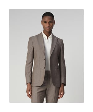 
Dutch Dandies Daryll Mix & Match Colbert straalt klasse uit met zijn bruine kleur en stijlvolle haak revers. Gemaakt van een fijne mix van 50% katoen en 50% linnen, biedt het jasje comfort en duurzaamheid. Het heeft een drie knopen sluiting, dubbele split en opgestikte zakken, met een handige binnenzak. Bekend om tijdloze elegantie en verfijnd ontwerp, biedt Dutch Dandies kwaliteitskleding voor elke gelegenheid. - Over het merk: Dutch Dandies is een merk dat de dandy lifestyle hoog in het vaandel heeft staan. De man die vanuit zijn levensvisie veel aandacht besteedt aan zijn uiterlijk, dat is een echte Dutch Dandy. De kledinglijn is geïnspireerd op de ouderwetse dandy stijl, maar ouderwets is een woord waarmee je het merk tekort zou doen. De man met een Rock & Roll lifestyle, maar dan met een grote feeling voor stijl en details.