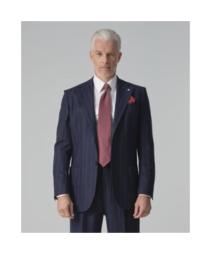 
Dutch Dandies Arno Kantelberg Pak straalt met zijn navy streep en hoogwaardige flanelconstructie vakmanschap uit. Het colbert heeft drie knopen en opgestikte zakken, terwijl de bijpassende broek zijspanners en praktische steekzakken heeft. Gemaakt van wol, katoen, polyamide en elastaan, biedt het comfort en een geraffineerde uitstraling. Dutch Dandies staat bekend om zijn stijlvolle en eigentijdse ontwerpen die een unieke flair toevoegen aan elke garderobe. - Over het merk: Dutch Dandies is een merk dat de dandy lifestyle hoog in het vaandel heeft staan. De man die vanuit zijn levensvisie veel aandacht besteedt aan zijn uiterlijk, dat is een echte Dutch Dandy. De kledinglijn is geïnspireerd op de ouderwetse dandy stijl, maar ouderwets is een woord waarmee je het merk tekort zou doen. De man met een Rock & Roll lifestyle, maar dan met een grote feeling voor stijl en details.