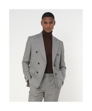 
- Over het merk: Dutch Dandies is een merk dat de dandy lifestyle hoog in het vaandel heeft staan. De man die vanuit zijn levensvisie veel aandacht besteedt aan zijn uiterlijk, dat is een echte Dutch Dandy. De kledinglijn is geïnspireerd op de ouderwetse dandy stijl, maar ouderwets is een woord waarmee je het merk tekort zou doen. De man met een Rock & Roll lifestyle, maar dan met een grote feeling voor stijl en details.