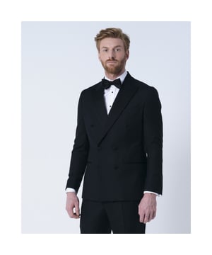 
- Over het merk: Dutch Dandies is een merk dat de dandy lifestyle hoog in het vaandel heeft staan. De man die vanuit zijn levensvisie veel aandacht besteedt aan zijn uiterlijk, dat is een echte Dutch Dandy. De kledinglijn is geïnspireerd op de ouderwetse dandy stijl, maar ouderwets is een woord waarmee je het merk tekort zou doen. De man met een Rock & Roll lifestyle, maar dan met een grote feeling voor stijl en details.