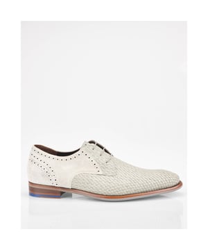 
- Over het merk: De schoenen van Floris van Bommel zijn chic, gekleed en hebben een modern uiterlijk in vele unieke designs. Ook hebben ze een heerlijk draagcomfort doordat ze gemaakt zijn van het beste leer! Daarnaast is een duurzame en maatschappelijke verantwoorde bedrijfsvoering doorgevoerd in alle processen binnen het bedrijf. Een voorbeeld hiervan zijn de schoendozen die vervaardigd zijn van gerecycled karton.