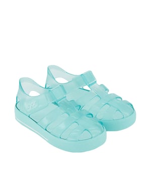 
<p>Ontdek de perfecte mix van stijl en comfort met de Igor S10245 kindersandalen in mint. Ideaal voor zonnige avonturen, deze waterschoenen zijn ontworpen met oog voor detail en vakmanschap. </p>

<p>De frisse mintkleur en het verfijnde ontwerp maken deze sandalen een must-have voor elke modieuze kleine avonturier. Dankzij het duurzame materiaal bieden ze ultiem draagcomfort en een perfecte pasvorm, of je nu op het strand bent of in de speeltuin. </p>

<p>Laat je kind stralen en kies voor tijdloze elegantie!</p>

<p>IGOR KIDS S10245 ZOMER 2022</p>