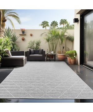 
- 80x150 CM   Deze vloerkleden zijn perfect voor zowel binnen- als buitenruimtes, en bieden een strakke, moderne uitstraling die moeiteloos bij elk interieur past. Productkenmerken: Materiaal: 100% PP Heat-Set Friese Productie: Machinaal geweven Poolhoogte: 3 mm Gewicht per m²: 1300 gram Pluspunten: Veelzijdig Gebruik: Geschikt voor zowel binnen- als buitenruimtes. Onderhoudsvriendelijk: Het polypropyleen materiaal is gemakkelijk schoon te maken en te onderhouden. Duurzaam: Bestand tegen slijtage en perfect voor drukbezochte ruimtes. Modern Design: De strakke, effen kleuren passen bij elke Merk: Muratap Materiaal: Polypropyleen Kleur: Grijs Afmetingen: 80x150 CM EAN: 6017433591504
