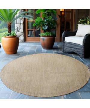 
- 160 CM ROND   Deze vloerkleden zijn perfect voor zowel binnen- als buitenruimtes, en bieden een strakke, moderne uitstraling die moeiteloos bij elk interieur past. Productkenmerken: Materiaal: 100% PP Heat-Set Friese Productie: Machinaal geweven Poolhoogte: 3 mm Gewicht per m²: 1100 gram Pluspunten: Veelzijdig Gebruik: Geschikt voor zowel binnen- als buitenruimtes. Onderhoudsvriendelijk: Het polypropyleen materiaal is gemakkelijk schoon te maken en te onderhouden. Duurzaam: Bestand tegen slijtage en perfect voor drukbezochte ruimtes. Modern Design: De strakke, effen kleuren passen bij elke Merk: Muratap Materiaal: Polypropyleen Kleur: Beige Afmetingen: 160 CM ROND EAN: 6017406312358