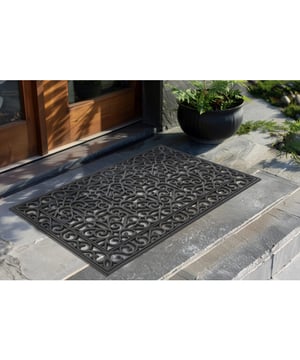
- 45x75 CM Rubber Buitenmat – Weerbestendig Deurmat voor Buiten – Zwart Op zoek naar een sterke en weerbestendige oplossing voor je entree? De rubberen buitenmat is perfect geschikt voor gebruik bij de voordeur, achterdeur, schuur of balkon. Gemaakt van duurzaam rubber, met een open structuur die vuil en water effectief opvangt. Dankzij het zware materiaal en het antislipprofiel blijft de mat goed op zijn plek liggen – ongeacht het weer. Voordelen: Gemaakt van 100% weerbestendig rubber Merk: Muratap Materiaal: Rubber Kleur: Zwart Afmetingen: 45x75 CM