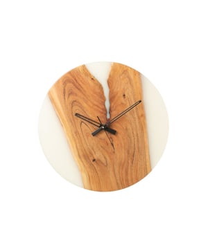 
Wall Clock Modern Acacia Wood/Resin Natural/White Width2Height55Length55Weight5.4 kgCollectionZomer 2025Colour WhiteMaterial compositionAcacia wood(65%),resin(35%) Materiaal: