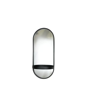 
MIRROR MIRROR - With this oval metal mirror you can look at yourself and create a sense of space. Thanks to the handy shelf you have your goodies close at hand AND you can also style the mirror fantastically. Important features: - Made of metal - Size: 30x15x70cm Styling tip: Combine the oval mirror with picture frames, then make it playful. Merk: Mirror - Metal - Black - with shelf - 30x15x70cm