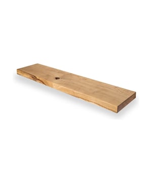 
Zwevende houten wandplank - Eikenhout Een zwevende houten wandplank is een prachtige en functionele toevoeging aan elk interieur. Deze planken zijn ontworpen om aan de muur te worden bevestigd zonder zichtbare beugels of steunen, waardoor ze lijken te zweven in de lucht. Dit geeft niet alleen een unieke uitstraling aan de ruimte, maar biedt ook extra opbergruimte voor boeken, decoratieve objecten en andere persoonlijke spullen. Deze planken zijn gemaakt van hoogwaardig hout, zoals eikenhout of walnoot, dat zorgvuldig is geselecteerd op basis van zijn duurzaamheid en schoonheid. Het hout wordt vervolgens op maat gezaagd en geschuurd om een gladde afwerking te garanderen. De plank wordt vervolgens behandeld met een beschermende laag om het hout te beschermen tegen slijtage en vlekken. Het ontwerp van de zwevende houten wandplank is gebaseerd op de principes van minimalistisch design en functionaliteit. Door de afwezigheid van zichtbare beugels of steunen krijgt de plank een strakke en moderne uitstraling die perfect past bij elk hedendaags interieur. Bovendien kan deze wandplank gemakkelijk worden geïnstalleerd zonder professionele hulp. Het gebruik van een zwevende houten wandplank biedt talloze voordelen voor uw huis. Naast het feit dat het extra opbergruimte biedt, kan het ook dienen als een decoratief element dat uw interieur verrijkt. U kunt er bijvoorbeeld boeken, planten, fotolijsten of andere decoratieve objecten op plaatsen die anders misschien ongebruikt blijven. Kortom, een zwevende houten wandplank is niet alleen functioneel, maar ook esthetisch aantrekkelijk. Het biedt extra opbergruimte zonder afbreuk te doen aan de stijl van uw interieur en kan gemakkelijk worden aangepast aan uw persoonlijke smaak en behoeften.   Materiaal: Hout