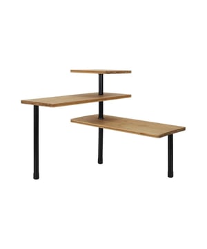 
Optimaliseer je keukenruimte met het WDMT Ruimtebesparend Bamboe Hoekrek, een elegante en functionele oplossing voor elke keuken. Dit 3-laags opbergrek, vervaardigd uit duurzaam bamboe en aangevuld met stijlvolle matzwarte metalen haken, biedt moderne functionaliteit. Met zijn compacte afmetingen van 43 x 27 x 43 cm is dit hoekrek ontworpen om naadloos in elk keukenontwerp te passen, terwijl het maximale opbergruimte biedt zonder kostbare vloerruimte in te nemen.  Elegante oplossing voor keukenorganisatie Het WDMT Bamboe Hoekrek is niet alleen praktisch, maar ook een visuele aanwinst voor je keuken. De warme, bruine kleur van het bamboe geeft een natuurlijke touch en creëert een gezellige sfeer, terwijl de matzwarte haken een contrast vormen dat de moderne esthetiek benadrukt. Dit hoekrek is de ideale manier om je keukenbenodigdheden, kruidenpotjes, of decoratieve items stijlvol te presenteren.  Maximaliseer je ruimte Dit veelzijdige hoekrek is speciaal ontworpen om de beschikbare ruimte optimaal te benutten. De drie ruime planken bieden voldoende opbergruimte voor al je keukenbenodigdheden, terwijl de toevoeging van vier metalen haken aan de onderkant van een plank extra ophangmogelijkheden biedt voor je koffiekopjes of keukengerei. Het is de perfecte manier om orde te scheppen in je keuken, zonder in te boeten aan stijl of functionaliteit.  Flexibel en aanpasbaar design Uniek aan dit hoekrek is de mogelijkheid om het in verschillende posities te verstellen, waardoor het aanpasbaar is aan jouw specifieke opbergbehoeften. Of je nu een smalle ruimte moet vullen of juist een breder oppervlak wilt benutten, dit rek past zich moeiteloos aan. De installatie is eenvoudig en vereist geen boren, waardoor dit hoekrek een ideale keuze is voor huurwoningen of voor wie zijn keuken wil organiseren zonder permanente wijzigingen aan te brengen. Materiaal: Hout, Metaal
