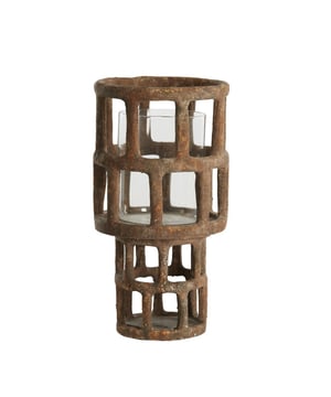 
Shop dit prachtige artikel van Light & LivingWindlicht Ø18,5x34,5 cm ALIMOS antiek bruin+glas is gemaakt en ontwerpen door het Nederlandse merk Light & Living.De belangrijkste kenmerken van het artikel zijn als volgt:Kleur: BruinProduct Lengte: 18.5Product Breedte: 18.5Producht Hoogte: 34.5Gewicht: 5Light & Living werd meer dan vijftig jaar geleden opgericht. We begonnen met het maken van lampenkappen in een kleine fabriekshal. Al snel kwamen daar lampen bij, zodat we een totaal verlichtingsconcept konden aanbieden. Na vele jaren actief te zijn geweest op de verlichtingsmarkt, zijn we gaan uitbreiden met betaalbare woonaccessoires en (klein)meubelen.Wij weten als geen ander dat thuis de plek is waar mensen zich vaak het prettigst voelen. Een eigen plek, ingericht met comfortabele meubels en sfeervolle verlichting. We denken graag met je mee. Daarom reizen we de hele wereld over op zoek naar de mooiste verlichting en woondecoratie. We zijn altijd op zoek naar dat ene speciale item waar ons hart sneller van gaat kloppen. Deze momenten leggen we vast en vertalen we naar onze producten.Twee keer per jaar presenteren we een nieuwe seizoenscollectie. Zo weten we je elke keer weer te inspireren! - Afmeting: Ø18.5x34.5 - Kleur: Bruin - Materiaal: Kunststof