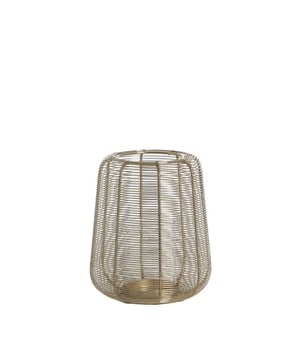 
Shop dit prachtige artikel van Light & LivingWindlicht Ø18x21 cm ADETA glans goud+glas is gemaakt en ontwerpen door het Nederlandse merk Light & Living.De belangrijkste kenmerken van het artikel zijn als volgt:Kleur: GoudProduct Lengte: 18Product Breedte: 18Producht Hoogte: 21Gewicht: 5Light & Living werd meer dan vijftig jaar geleden opgericht. We begonnen met het maken van lampenkappen in een kleine fabriekshal. Al snel kwamen daar lampen bij, zodat we een totaal verlichtingsconcept konden aanbieden. Na vele jaren actief te zijn geweest op de verlichtingsmarkt, zijn we gaan uitbreiden met betaalbare woonaccessoires en (klein)meubelen.Wij weten als geen ander dat thuis de plek is waar mensen zich vaak het prettigst voelen. Een eigen plek, ingericht met comfortabele meubels en sfeervolle verlichting. We denken graag met je mee. Daarom reizen we de hele wereld over op zoek naar de mooiste verlichting en woondecoratie. We zijn altijd op zoek naar dat ene speciale item waar ons hart sneller van gaat kloppen. Deze momenten leggen we vast en vertalen we naar onze producten.Twee keer per jaar presenteren we een nieuwe seizoenscollectie. Zo weten we je elke keer weer te inspireren! - Afmeting: Ø18x21 - Kleur: Goud - Materiaal: Metaal