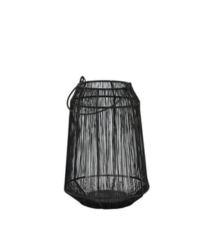
Shop dit prachtige artikel van Light & LivingLight & Living - Windlicht Ø24x36 cm ODINA mat zwart is gemaakt en ontwerpen door het Nederlandse merk Light & Living.De belangrijkste kenmerken van het artikel zijn als volgt:Kleur: ZwartProduct Lengte: 24Product Breedte: 24Producht Hoogte: 36Gewicht: 1.58Light & Living werd meer dan vijftig jaar geleden opgericht. We begonnen met het maken van lampenkappen in een kleine fabriekshal. Al snel kwamen daar lampen bij, zodat we een totaal verlichtingsconcept konden aanbieden. Na vele jaren actief te zijn geweest op de verlichtingsmarkt, zijn we gaan uitbreiden met betaalbare woonaccessoires en (klein)meubelen.Wij weten als geen ander dat thuis de plek is waar mensen zich vaak het prettigst voelen. Een eigen plek, ingericht met comfortabele meubels en sfeervolle verlichting. We denken graag met je mee. Daarom reizen we de hele wereld over op zoek naar de mooiste verlichting en woondecoratie. We zijn altijd op zoek naar dat ene speciale item waar ons hart sneller van gaat kloppen. Deze momenten leggen we vast en vertalen we naar onze producten.Twee keer per jaar presenteren we een nieuwe seizoenscollectie. Zo weten we je elke keer weer te inspireren! - Afmeting: 24x24x36 - Kleur: Zwart - Materiaal: Metaal