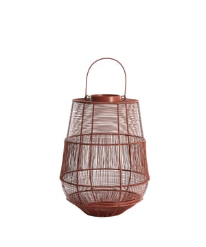 
Shop dit prachtige artikel van Light & LivingWindlicht Ø28x38 cm SEZELA steenrood is gemaakt en ontwerpen door het Nederlandse merk Light & Living.De belangrijkste kenmerken van het artikel zijn als volgt:Kleur: RoodProduct Lengte: 28Product Breedte: 28Producht Hoogte: 38Gewicht: 5Light & Living werd meer dan vijftig jaar geleden opgericht. We begonnen met het maken van lampenkappen in een kleine fabriekshal. Al snel kwamen daar lampen bij, zodat we een totaal verlichtingsconcept konden aanbieden. Na vele jaren actief te zijn geweest op de verlichtingsmarkt, zijn we gaan uitbreiden met betaalbare woonaccessoires en (klein)meubelen.Wij weten als geen ander dat thuis de plek is waar mensen zich vaak het prettigst voelen. Een eigen plek, ingericht met comfortabele meubels en sfeervolle verlichting. We denken graag met je mee. Daarom reizen we de hele wereld over op zoek naar de mooiste verlichting en woondecoratie. We zijn altijd op zoek naar dat ene speciale item waar ons hart sneller van gaat kloppen. Deze momenten leggen we vast en vertalen we naar onze producten.Twee keer per jaar presenteren we een nieuwe seizoenscollectie. Zo weten we je elke keer weer te inspireren! - Afmeting: Ø28x38 - Kleur: Rood - Materiaal: Metaal