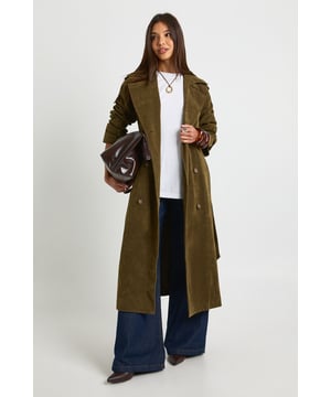 Wrap up in the latest coats and jackets and get out-there with your outerwearBreathe life into your new season layering with the latest coats and jackets from boohoo. Supersize your silhouette in a padded jacket, stick to sporty styling with a bomber, or protect yourself from the elements in a plastic raincoat. For a more luxe layering piece, faux fur coats come in fondant shades and longline duster coats give your look an androgynous edge.